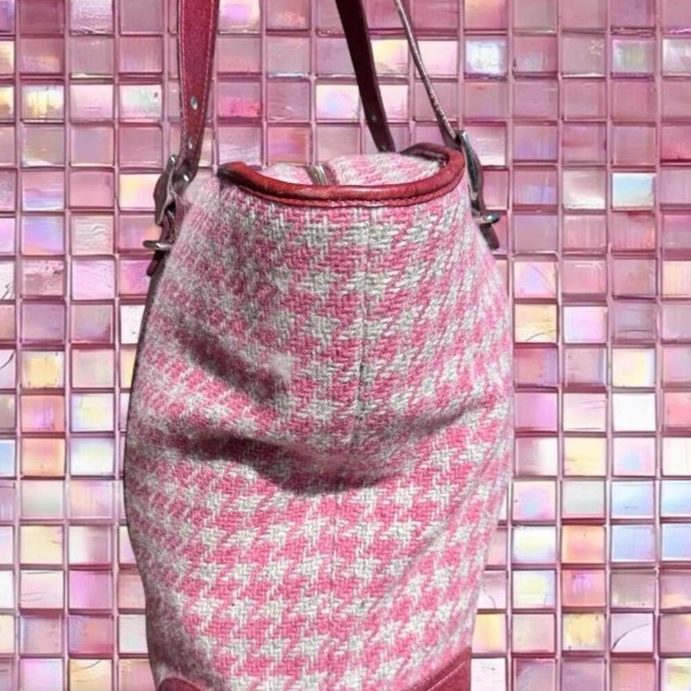 Coach white pink houndstooth - Picture 4 of 8